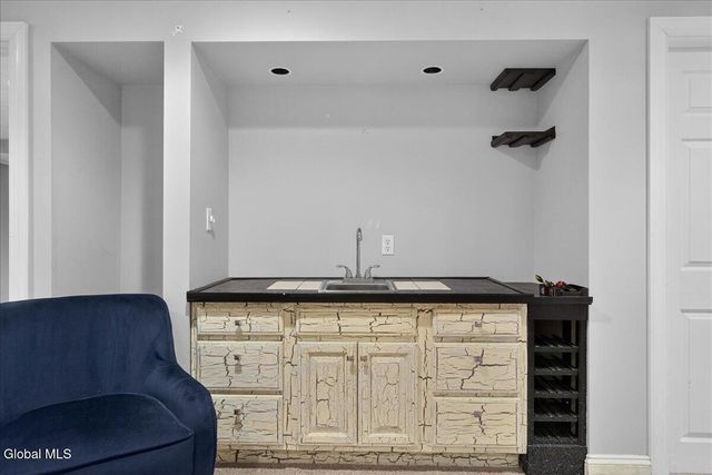 66 Shinnecock Hills Drive, Colonie, NY 12205