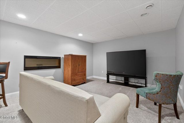 66 Shinnecock Hills Drive, Colonie, NY 12205