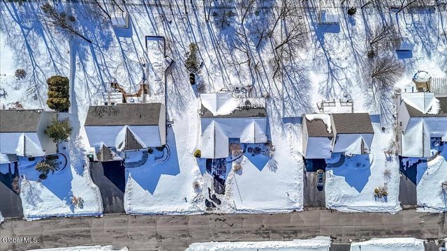 66 Shinnecock Hills Drive, Colonie, NY 12205