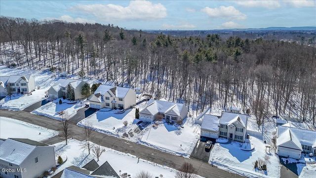 66 Shinnecock Hills Drive, Colonie, NY 12205