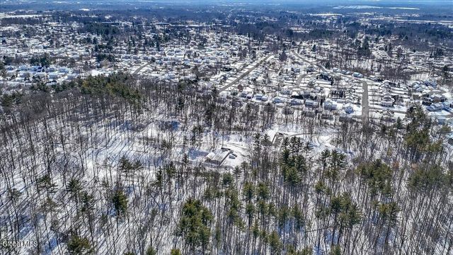 66 Shinnecock Hills Drive, Colonie, NY 12205