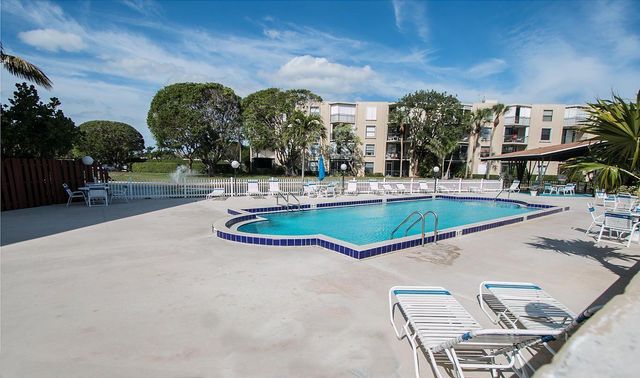 890 N Federal Highway 205, Lantana, FL 33462