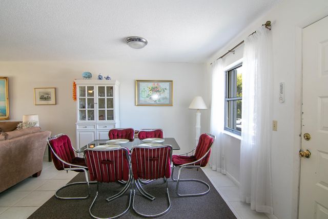 890 N Federal Highway 205, Lantana, FL 33462