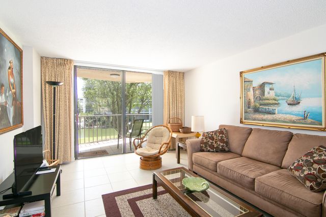 890 N Federal Highway 205, Lantana, FL 33462