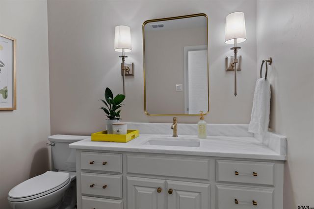 842 Ashford Ct, Tyler, TX 75703