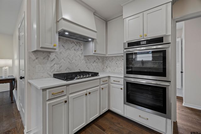 842 Ashford Ct, Tyler, TX 75703