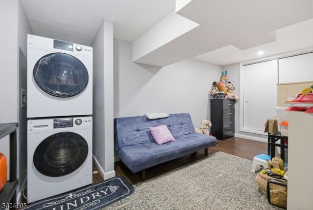 23 Roosevelt Trl, Hopatcong Boro, NJ 07843