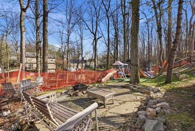 23 Roosevelt Trl, Hopatcong Boro, NJ 07843