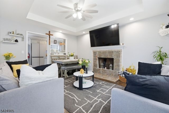 23 Roosevelt Trl, Hopatcong Boro, NJ 07843