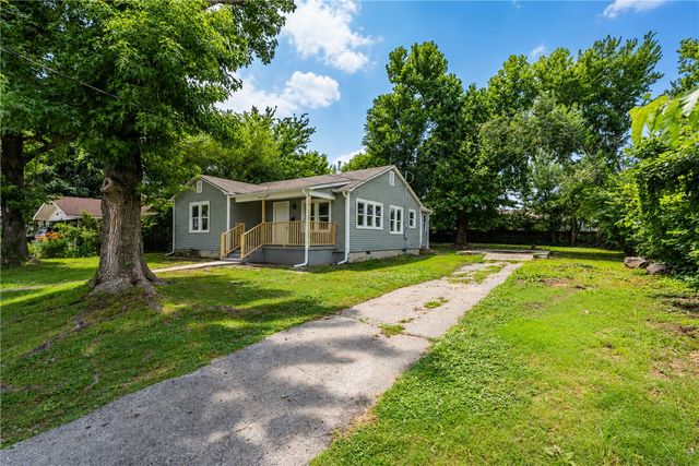 1400 S 4th Street, Rogers, AR 72756