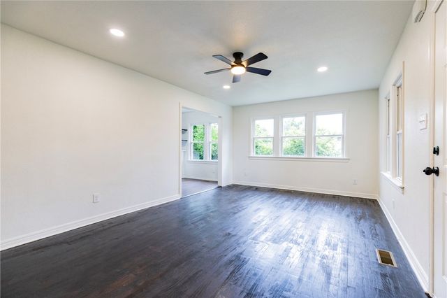 1400 S 4th Street, Rogers, AR 72756