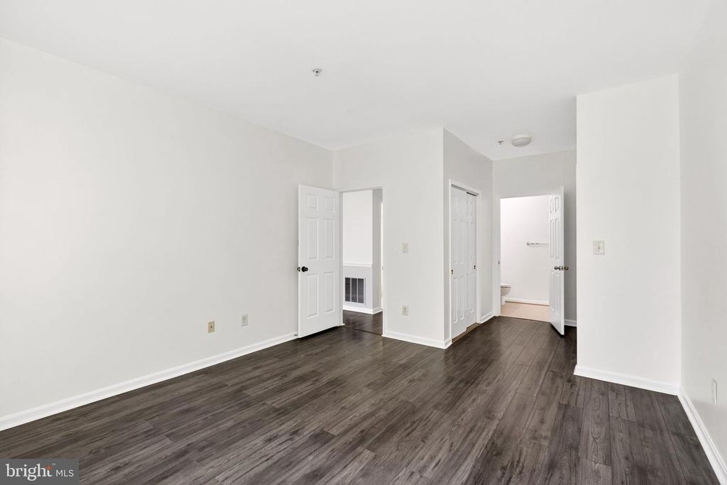 Image 10 of property listing at 9645 DEVEDENTE DR #204, Owings Mills, MD 21117