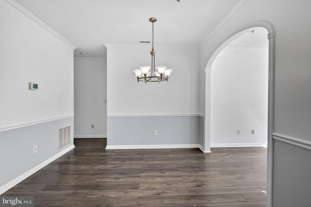 Image 16 of property listing at 9645 DEVEDENTE DR #204, Owings Mills, MD 21117