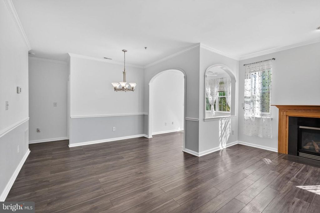 Image 17 of property listing at 9645 DEVEDENTE DR #204, Owings Mills, MD 21117