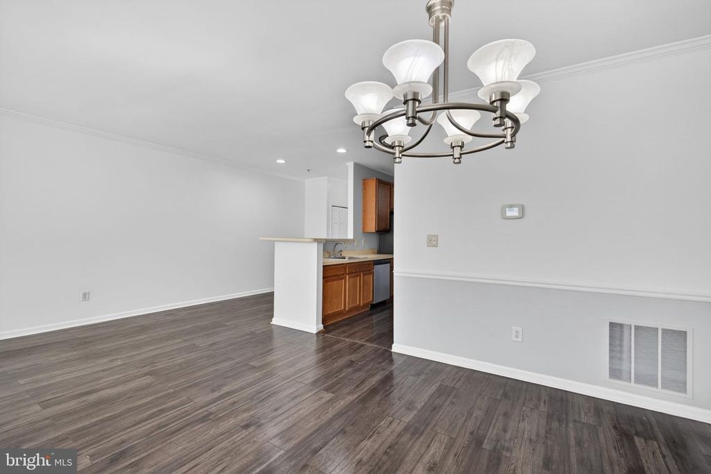 Image 20 of property listing at 9645 DEVEDENTE DR #204, Owings Mills, MD 21117