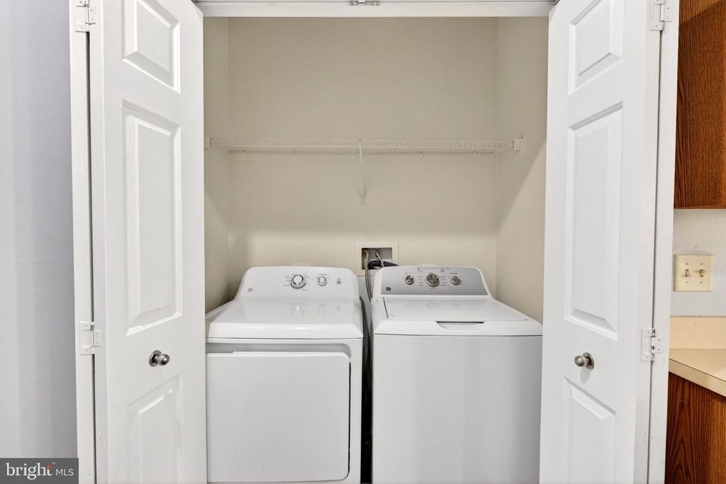 Image 21 of property listing at 9645 DEVEDENTE DR #204, Owings Mills, MD 21117