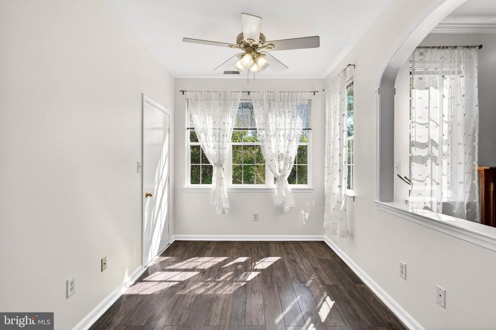 Image 4 of property listing at 9645 DEVEDENTE DR #204, Owings Mills, MD 21117