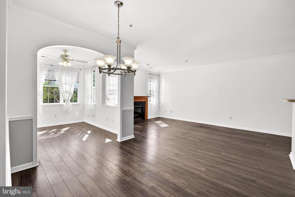 Image 5 of property listing at 9645 DEVEDENTE DR #204, Owings Mills, MD 21117