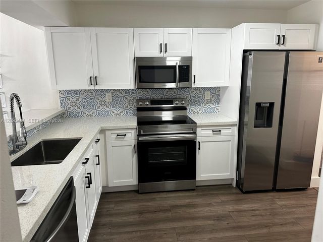 13350 SW 88th Ter F, Miami, FL 33186