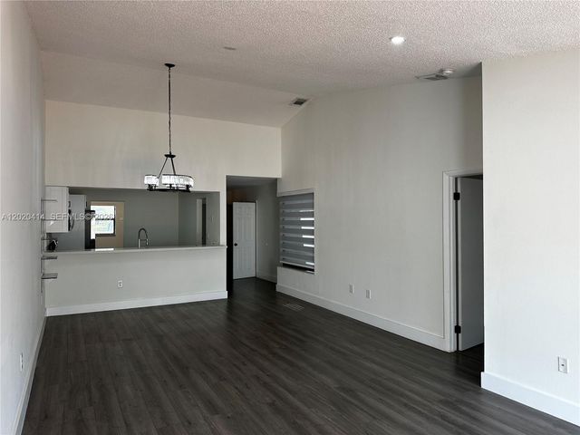 13350 SW 88th Ter F, Miami, FL 33186