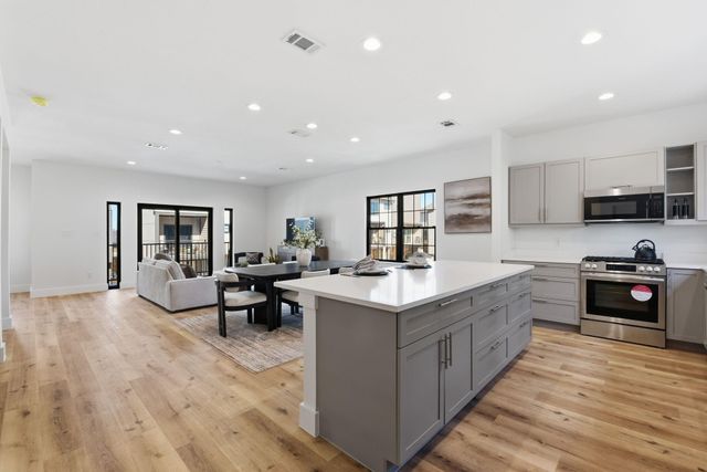 11915 N Hoa Sen Circle, Houston, TX 77072