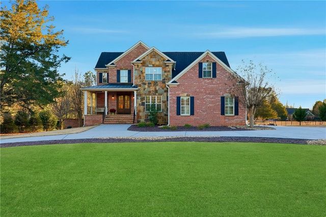 18 Starlight NW Drive, Cartersville, GA 30121