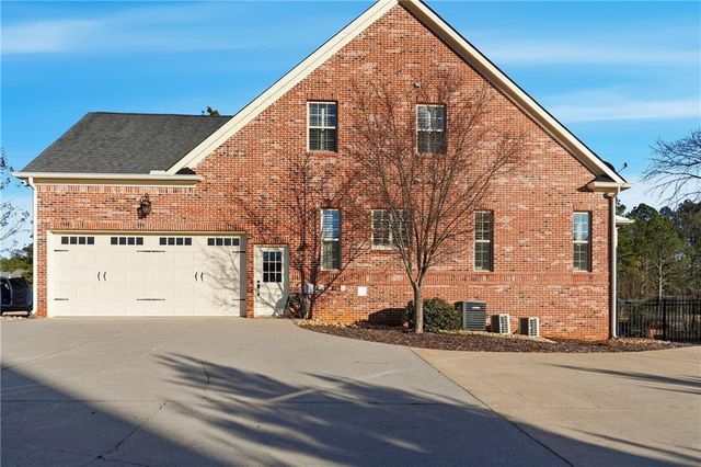 18 Starlight NW Drive, Cartersville, GA 30121