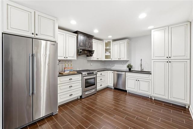 18 Starlight NW Drive, Cartersville, GA 30121