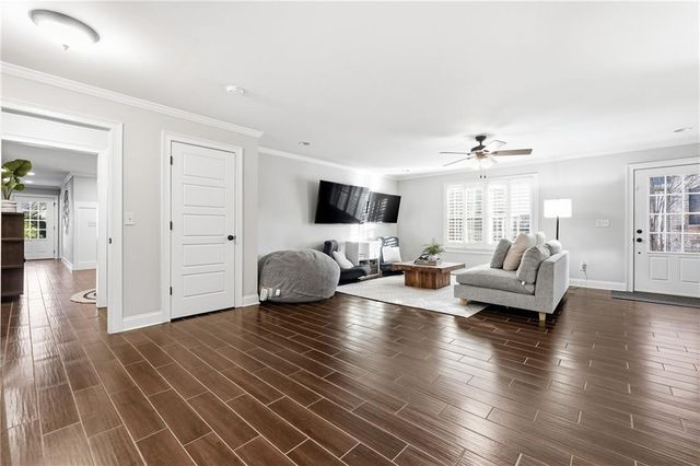 18 Starlight NW Drive, Cartersville, GA 30121