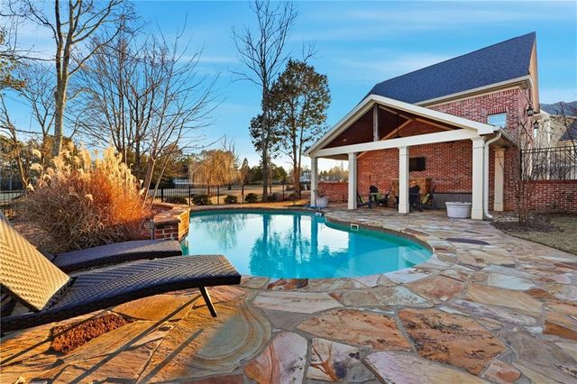 18 Starlight NW Drive, Cartersville, GA 30121