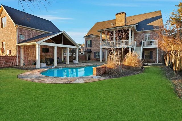 18 Starlight NW Drive, Cartersville, GA 30121