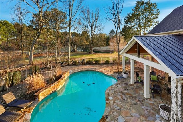 18 Starlight NW Drive, Cartersville, GA 30121