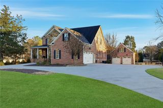 18 Starlight NW Drive, Cartersville, GA 30121