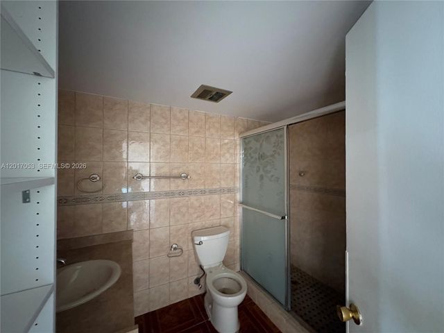 1770 NE 191st St 203-1, Miami, FL 33179