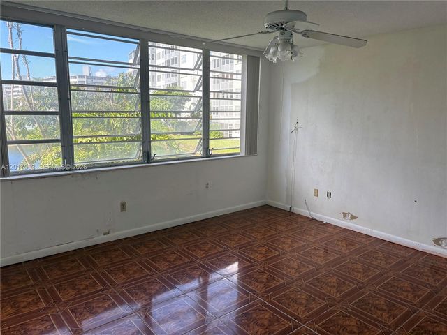 1770 NE 191st St 203-1, Miami, FL 33179