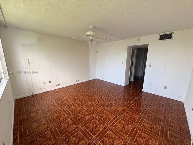 1770 NE 191st St 203-1, Miami, FL 33179