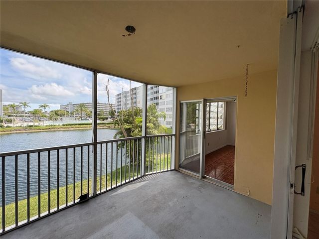 1770 NE 191st St 203-1, Miami, FL 33179