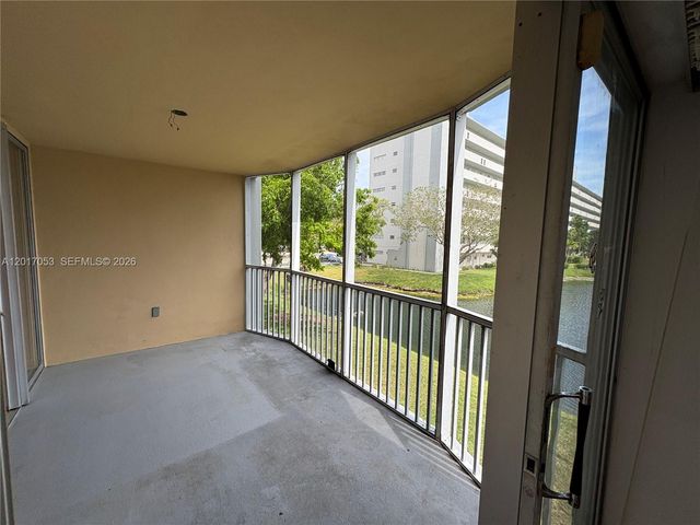 1770 NE 191st St 203-1, Miami, FL 33179