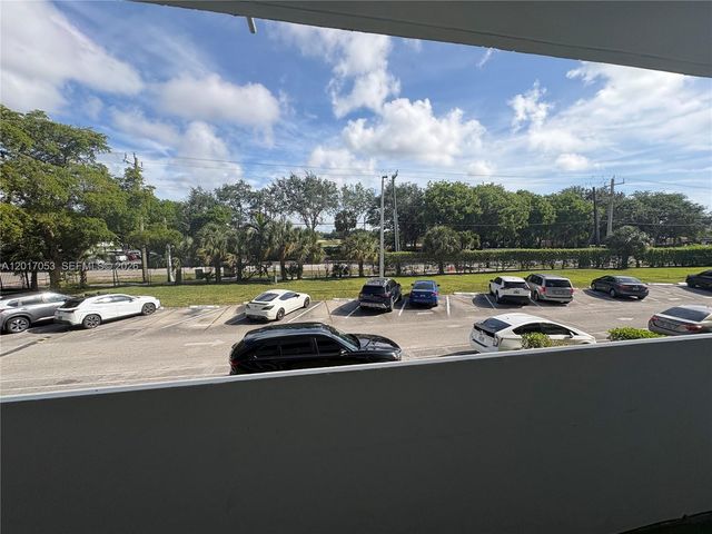 1770 NE 191st St 203-1, Miami, FL 33179