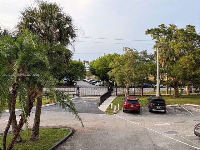 1770 NE 191st St 203-1, Miami, FL 33179