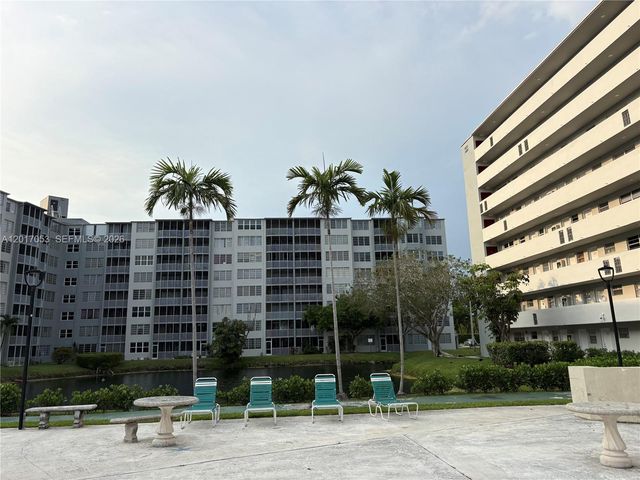 1770 NE 191st St 203-1, Miami, FL 33179