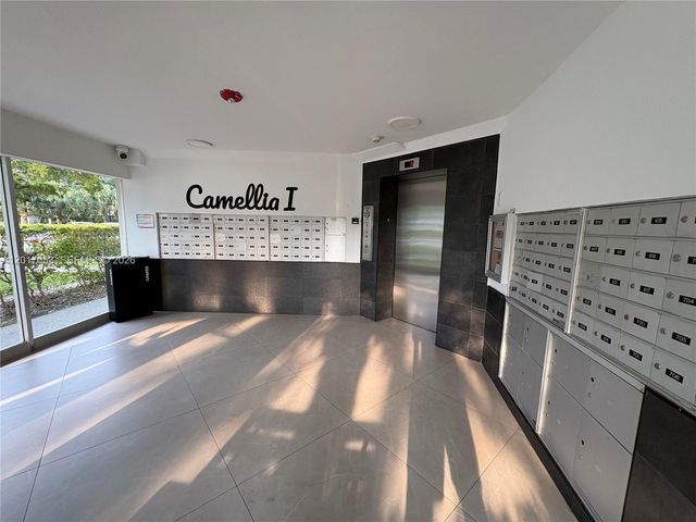 1770 NE 191st St 203-1, Miami, FL 33179
