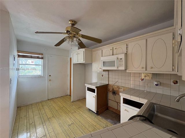 1770 NE 191st St 203-1, Miami, FL 33179