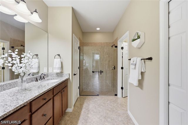 7156 Live Oak DR, Naples, FL 34114