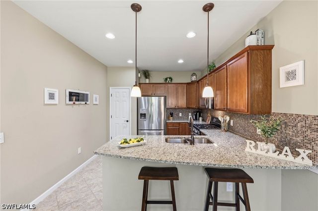 7156 Live Oak DR, Naples, FL 34114