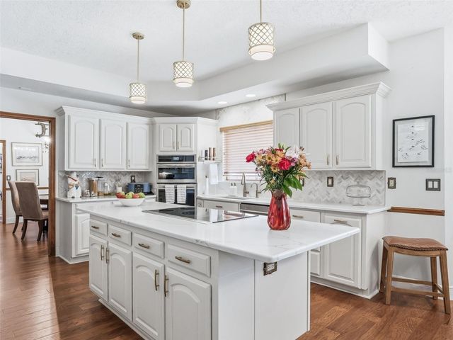 2284 SE LAUREL RUN DRIVE, Ocala, FL 34471