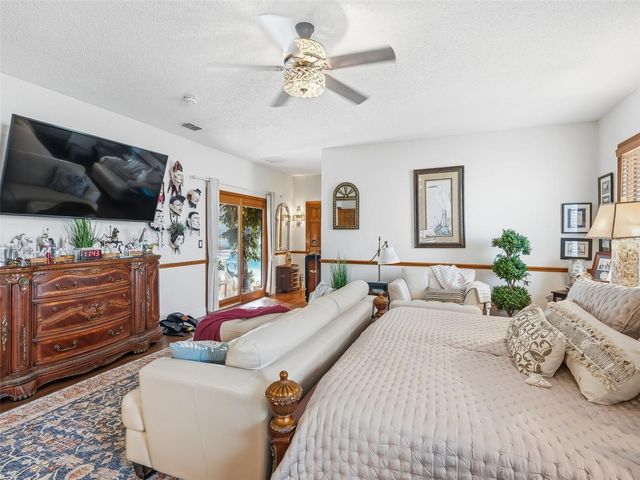 2284 SE LAUREL RUN DRIVE, Ocala, FL 34471