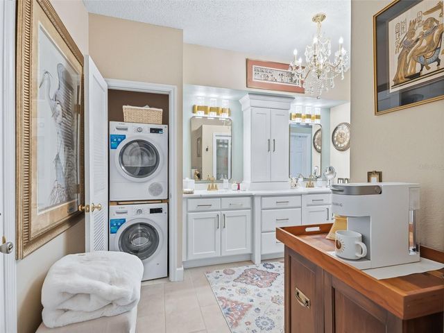 2284 SE LAUREL RUN DRIVE, Ocala, FL 34471