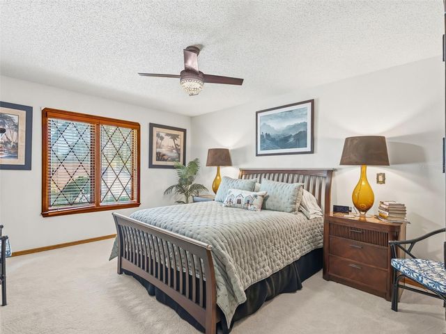 2284 SE LAUREL RUN DRIVE, Ocala, FL 34471