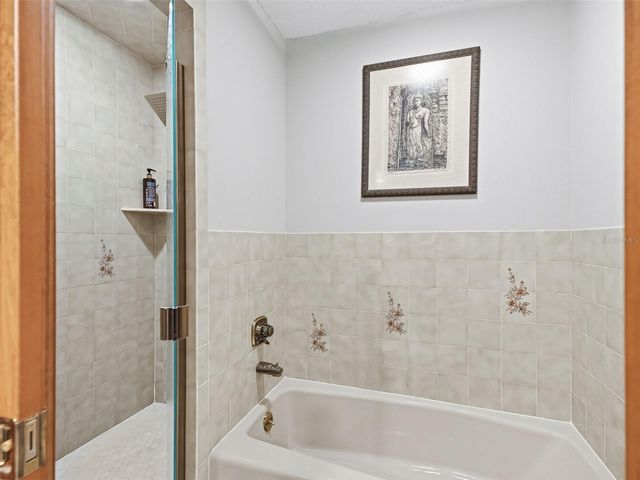 2284 SE LAUREL RUN DRIVE, Ocala, FL 34471